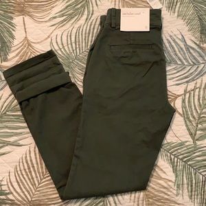 Loft Girlfriend Chinos size 0 NWT Olive Green